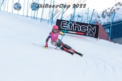 Gaia Cattaneo in azione in slalom speciale
